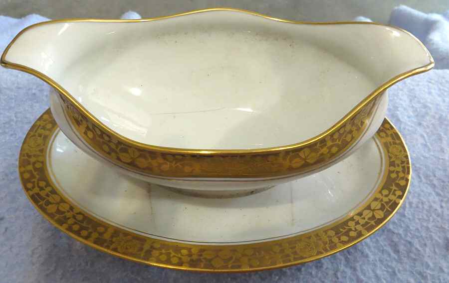H4100 Gravy Boat with Attached Underplate by Haviland-1