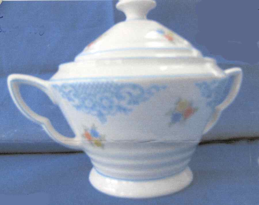 HUT2005 Sugar Bowl & Lid by Hutschenreuther-1
