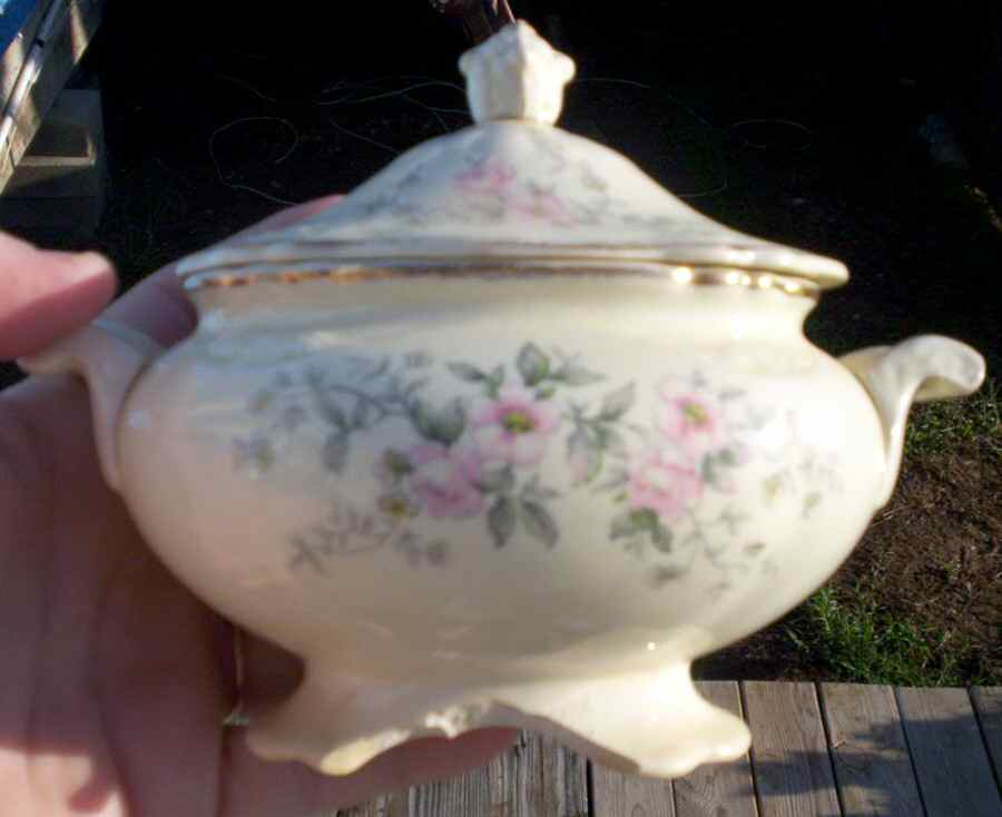HLC3858 Sugar Bowl & Lid by Homer Laughlin -1