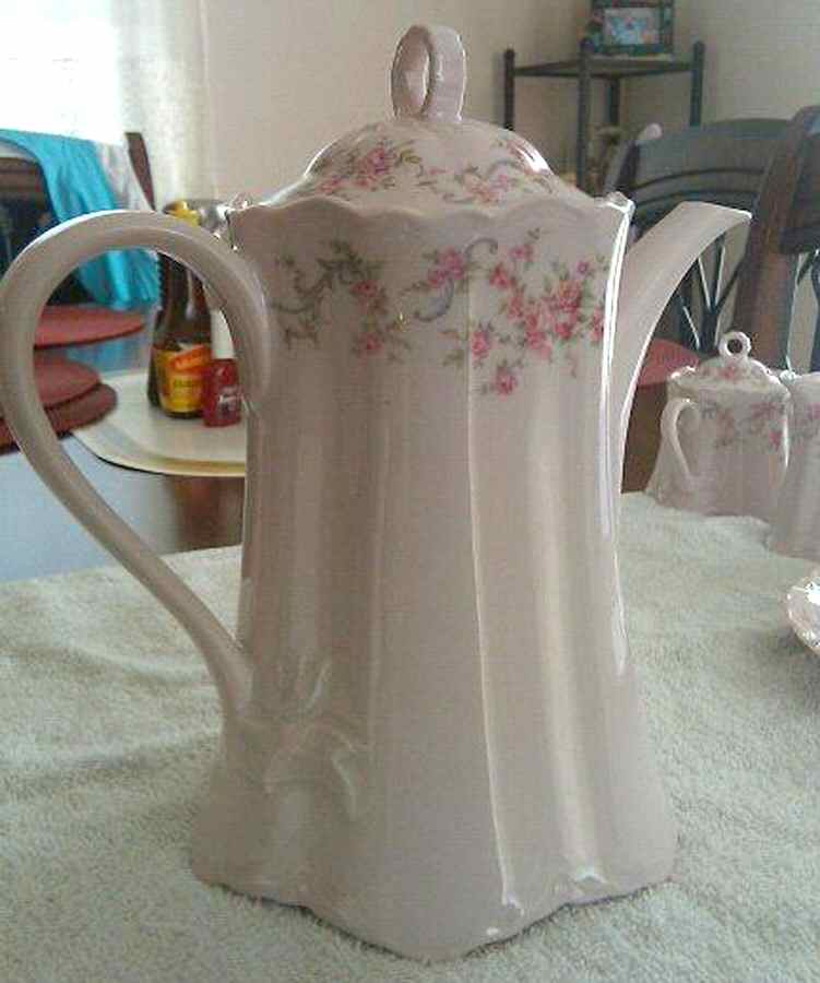 HUT2010 Coffee Pot & Lid by Hutschenreuther-1