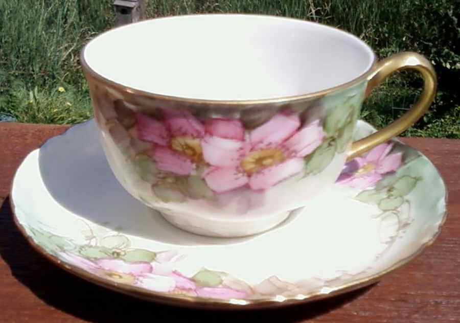 HUT2013 Flat Cup & Saucer Set by Hutschenreuther-1