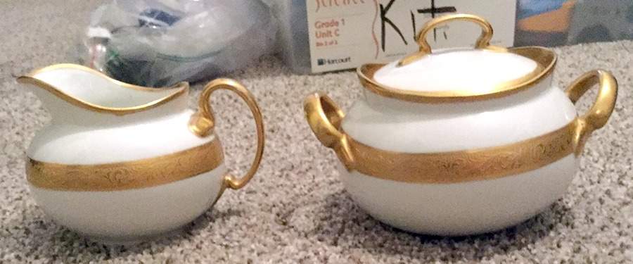 HUT2014 Sugar Bowl & Lid by Hutschenreuther-1