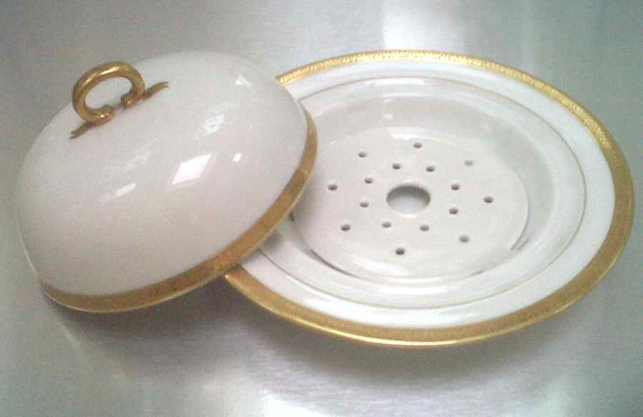 HUT2014 Round Covered Butter with Strainer by Hutschenreuther-1