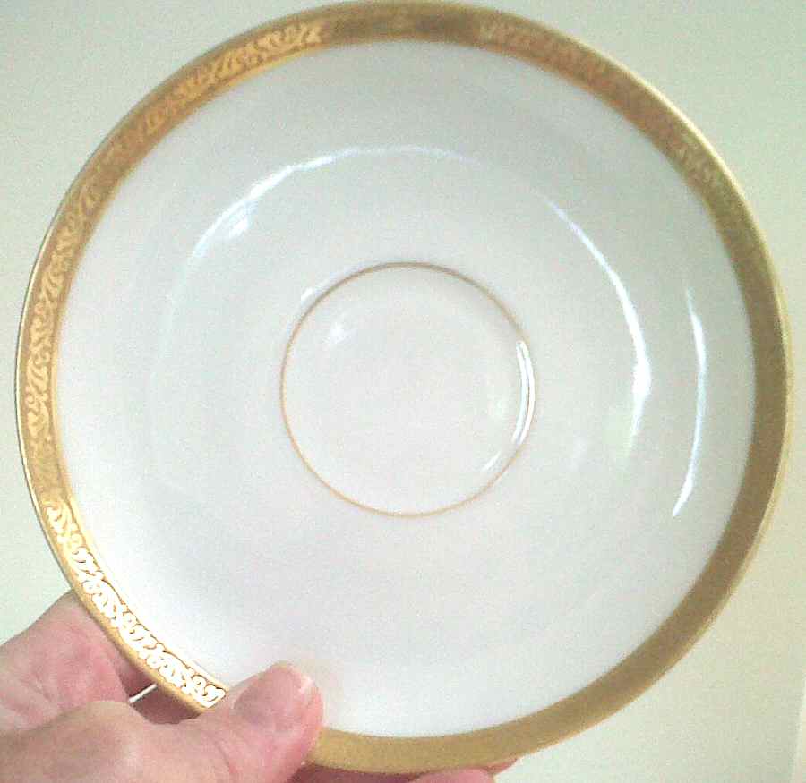 HUT2014 Saucer by Hutschenreuther-1