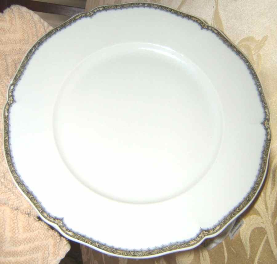 HUT2020 Dinner Plate by Hutschenreuther-1