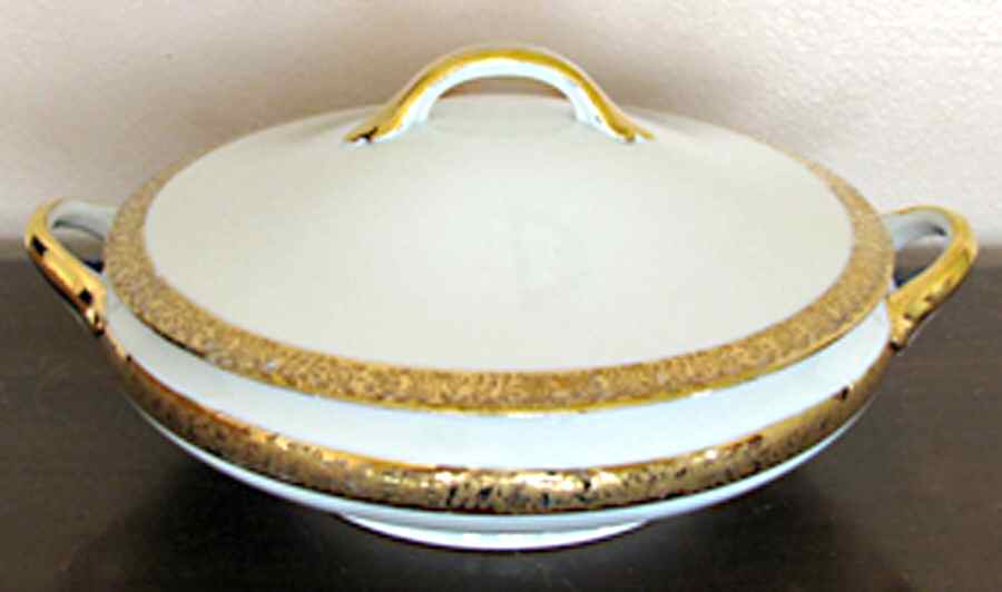 HUT2021 Round Covered Vegetable by Hutschenreuther-1
