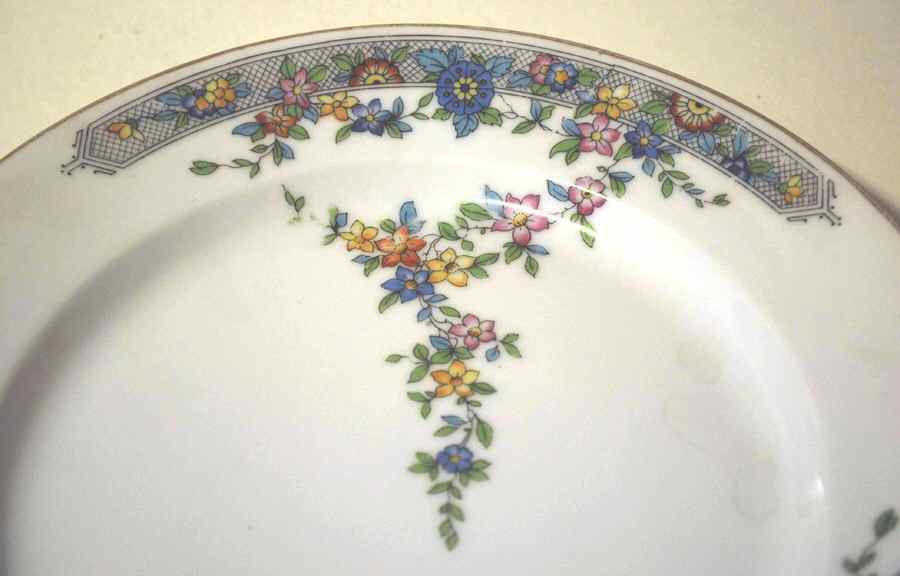 HUT2022 Dinner Plate by Hutschenreuther-1