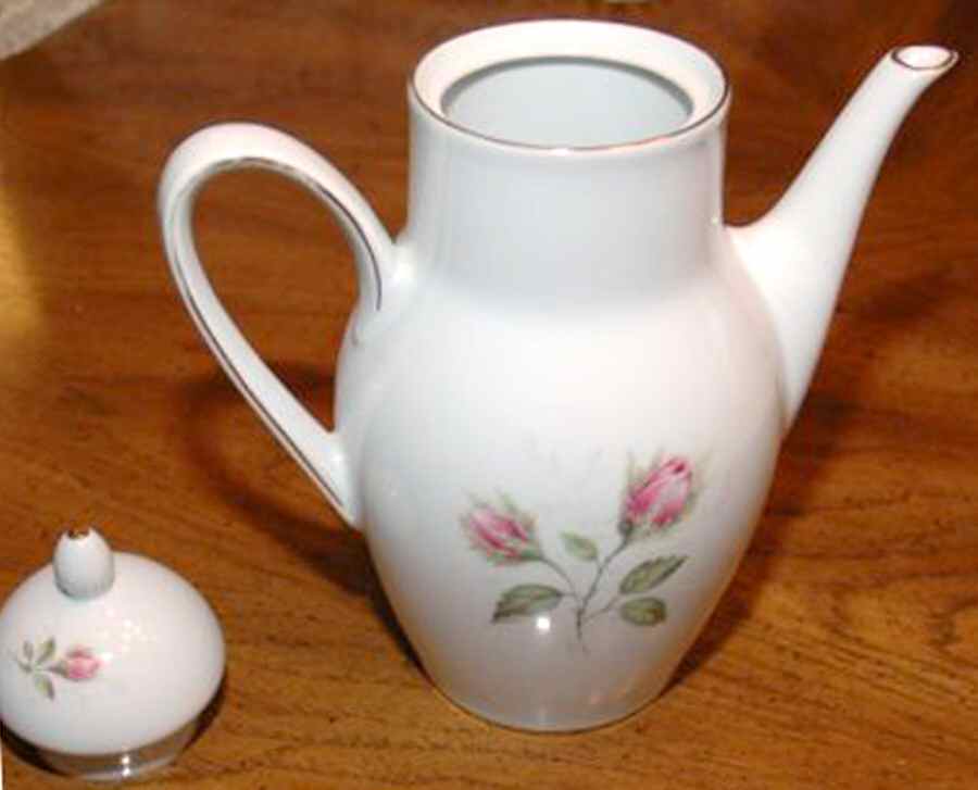 04647 Coffee Pot & Lid by Hutschenreuther-1
