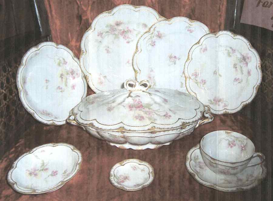 Schleiger 54-14 Dinner Plate by Haviland-1