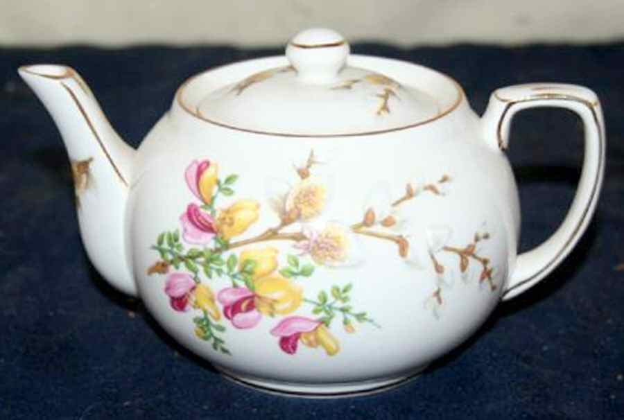 6103 Teapot & Lid by Hammersley-1