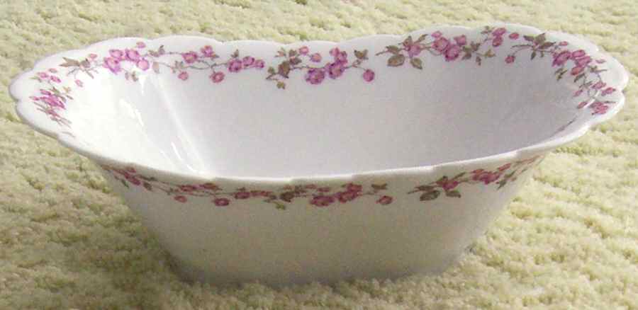H4149 9" Oval Vegetable Bowl by Haviland-1