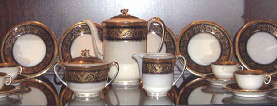 275 Coffee Pot & Lid by Hutschenreuther-1