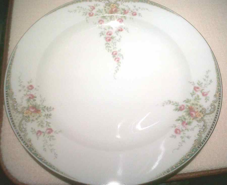 HUT2038 Dinner Plate by Hutschenreuther-1
