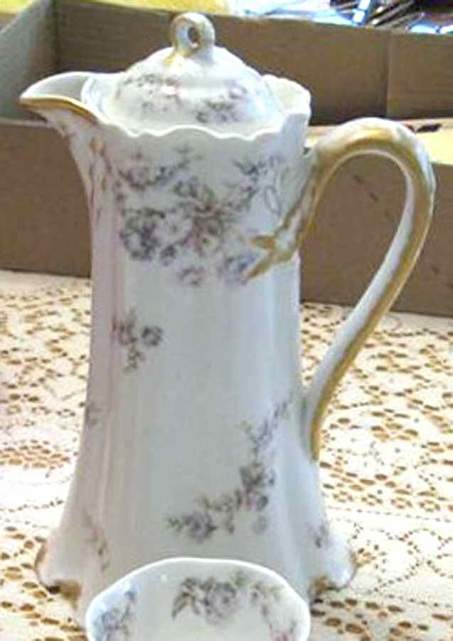 Schleiger 682-7 Chocolate Pot & Lid by Haviland-1