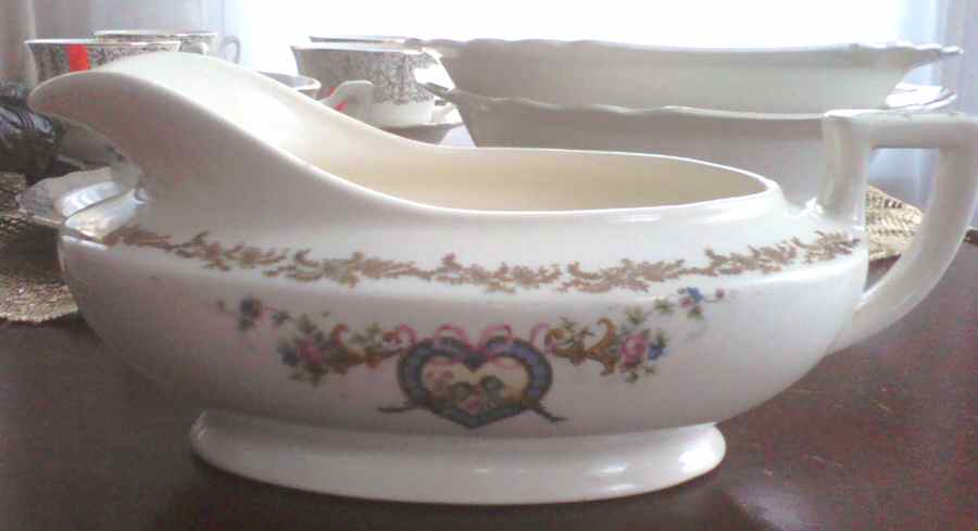 HLC3883 Gravy Boat by Homer Laughlin -1