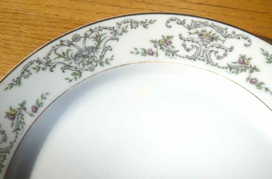 HUT2055 Dinner Plate by Hutschenreuther-1