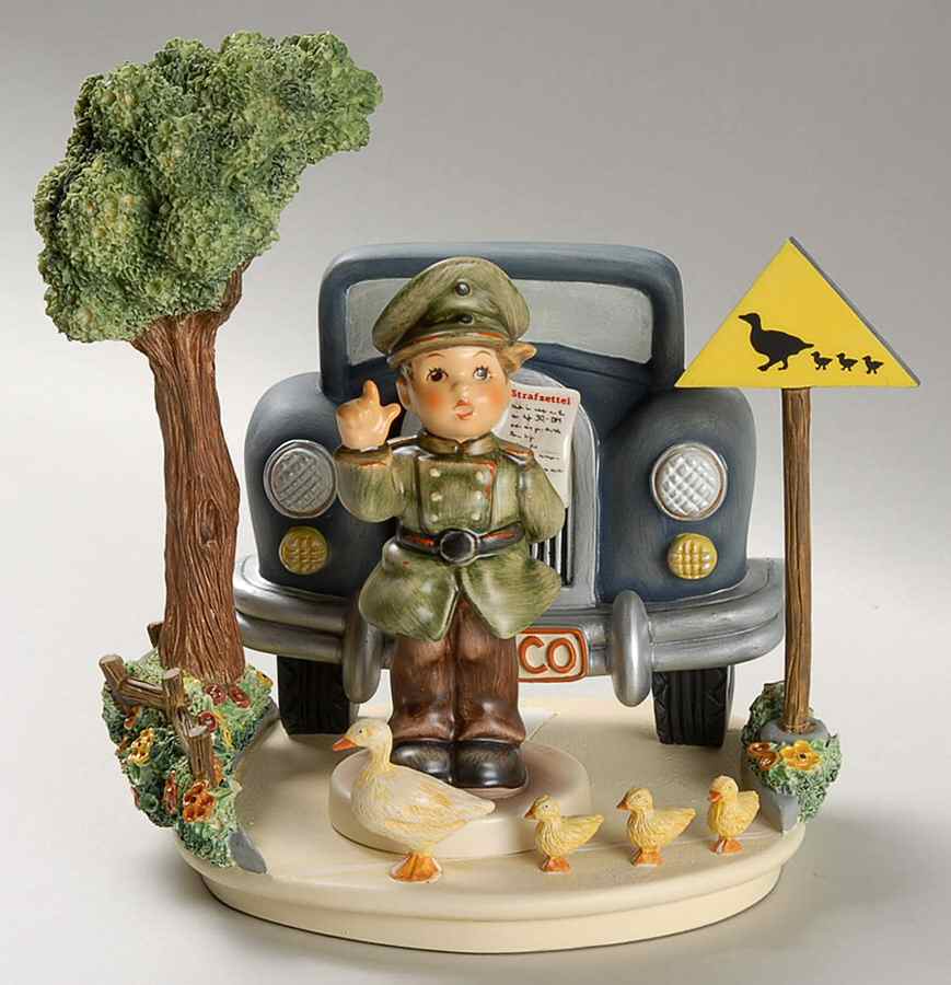 Halt! Halt!-Collector's Set - Boxed by M.I. Hummel-1