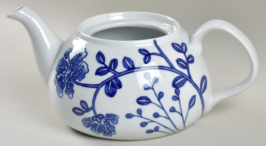 Blue and White Teapot No Lid by Home-1