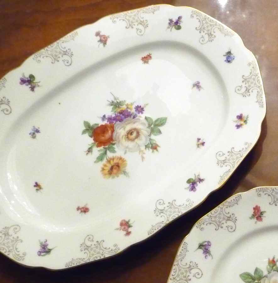 HUT2070 16" Oval Serving Platter by Hutschenreuther-1