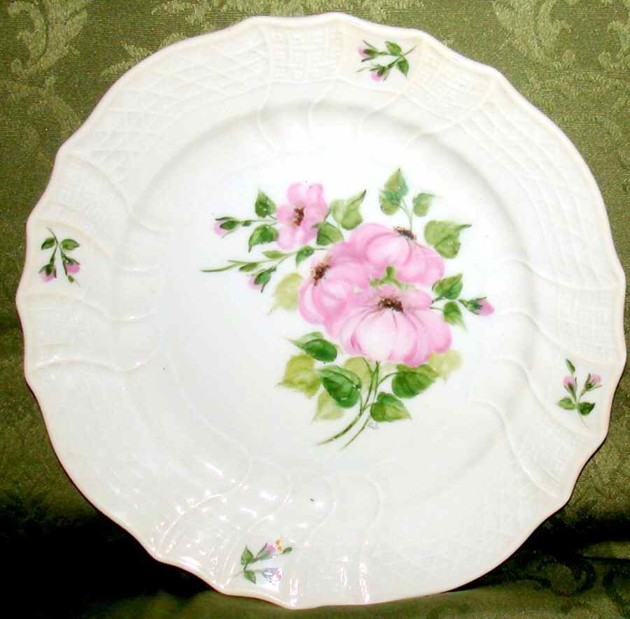 HUT2075 Dinner Plate by Hutschenreuther-1