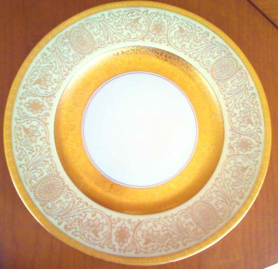 HUT2077 Dinner Plate by Hutschenreuther-1
