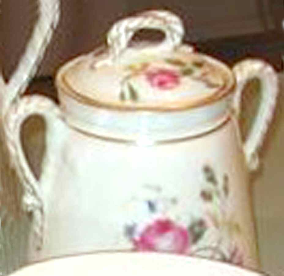 H4209 Sugar Bowl & Lid by Haviland-1