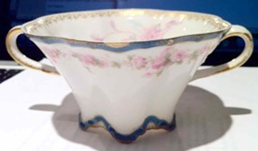 Schleiger 270-5 Footed Bouillon Cup by Haviland-1
