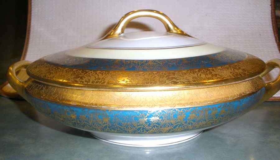 HUT2081 Round Covered Vegetable by Hutschenreuther-1