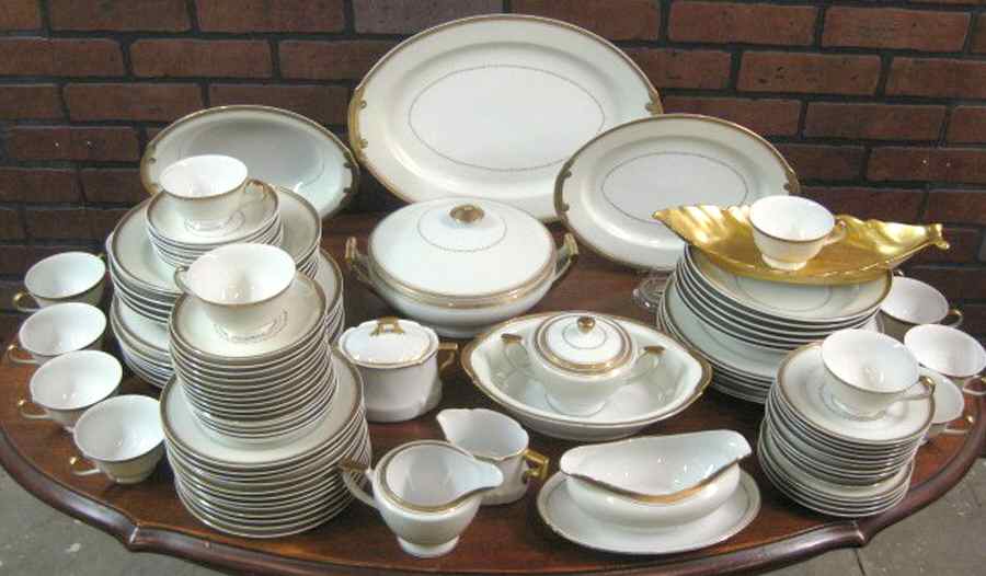 HYA39 Footed Cup & Saucer Set by Hayasi-1