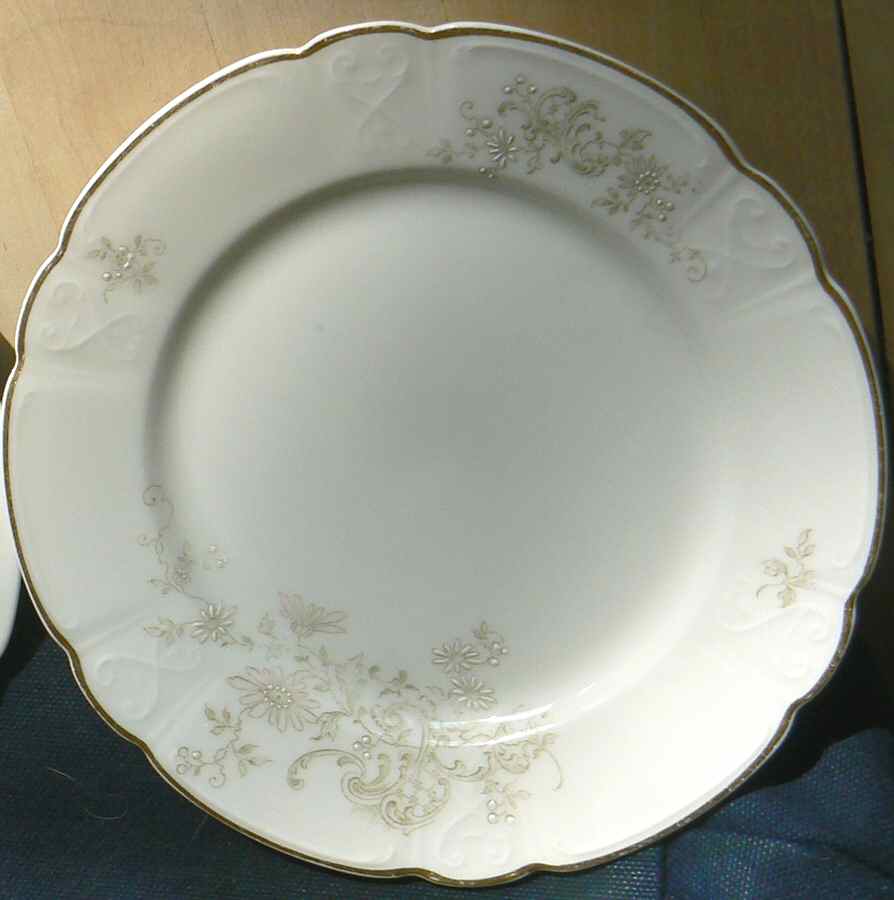 28278 Dinner Plate by Hutschenreuther-1