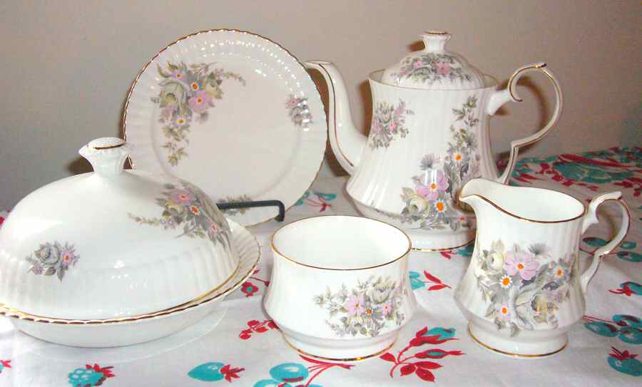 HAM124 Bread & Butter Plate by Hammersley-1