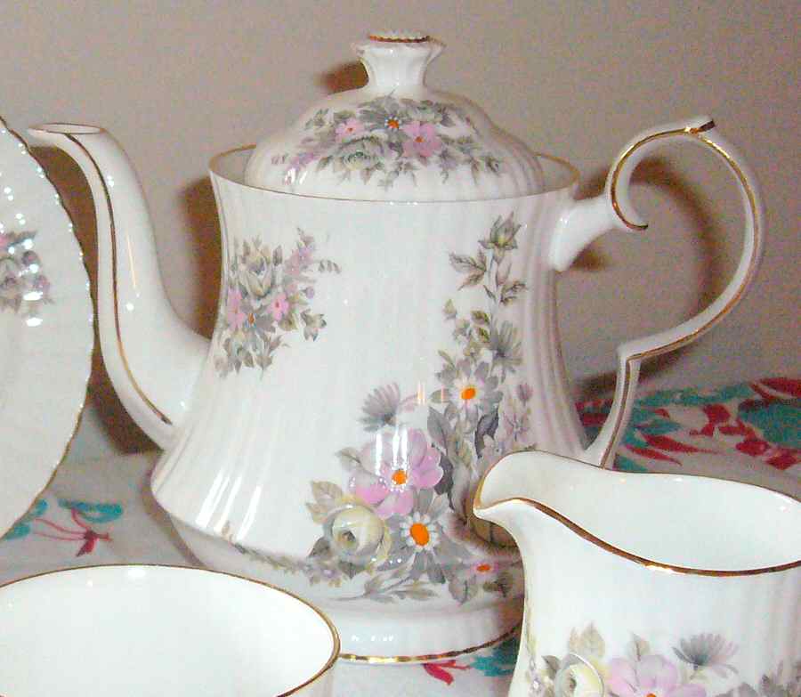 HAM124 Teapot & Lid by Hammersley-1