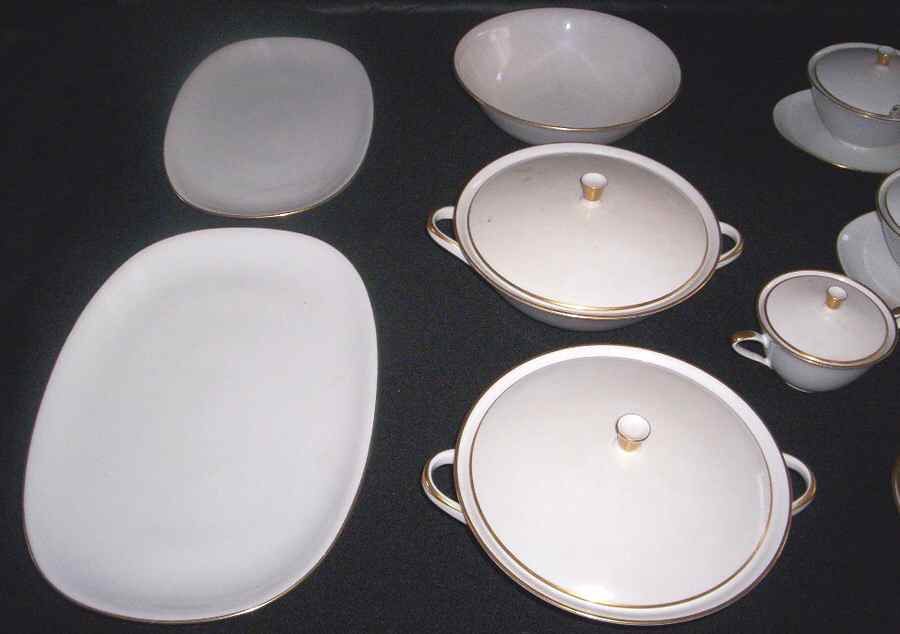 3124 14" Oval Serving Platter by Hutschenreuther-1