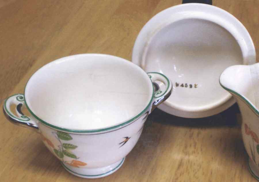 W4523 Sugar Bowl & Lid by Homer Laughlin -1