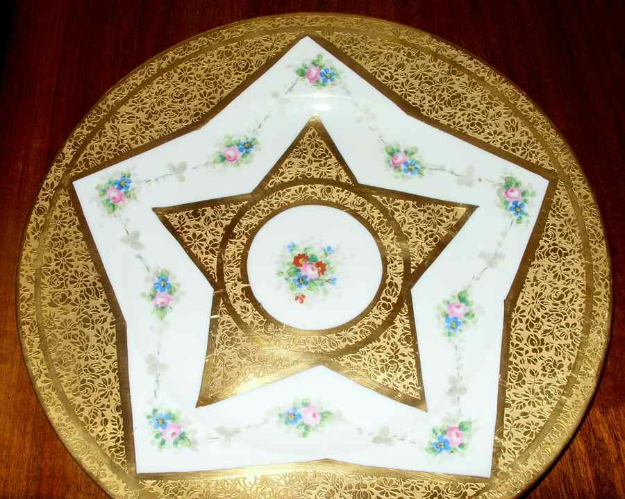 HUT2094 Dinner Plate by Hutschenreuther-1