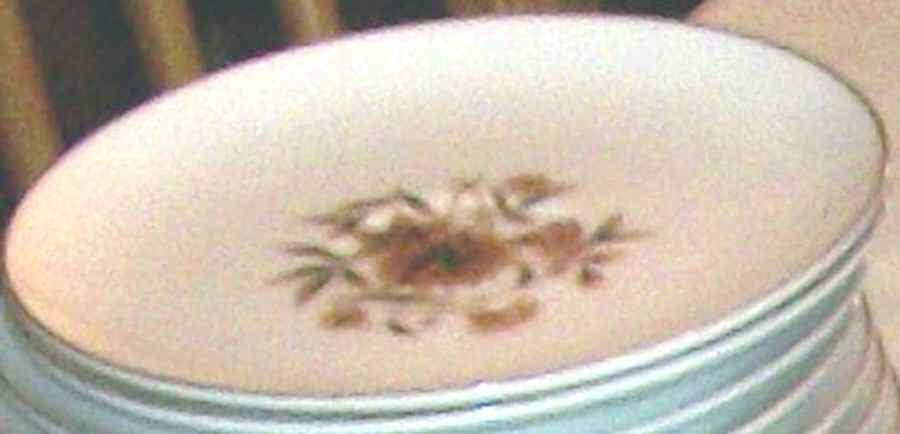 Sunburst Saucer by Harvan-1