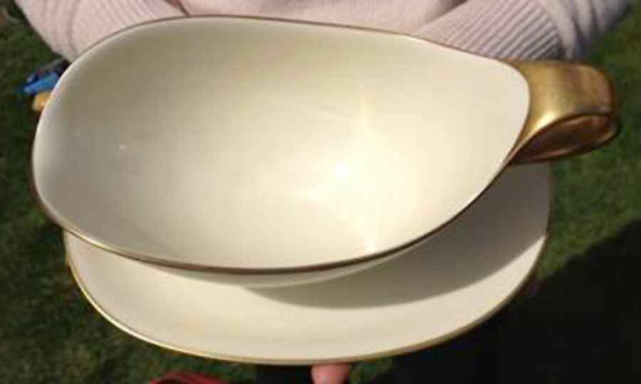 16292 Gravy Boat with Attached Underplate by Heinrich - H&C-1