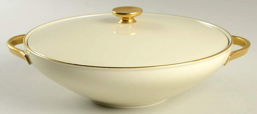 16292 Round Covered Vegetable by Heinrich - H&C-1
