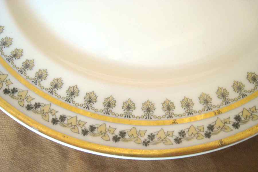 H4242 Dinner Plate by Haviland-1