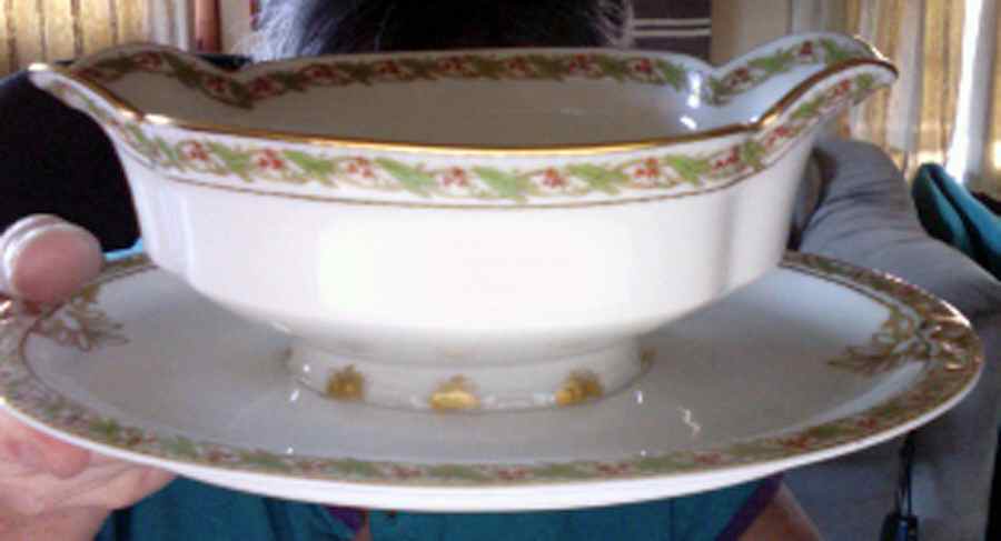H4244 Gravy Boat with Attached Underplate by Haviland-1