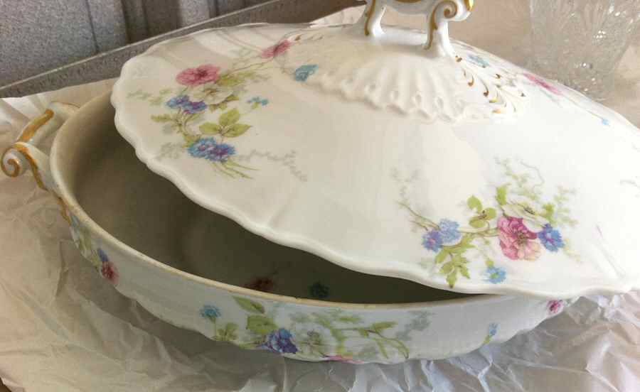 Schleiger 1016-6 Round Covered Vegetable by Haviland-1
