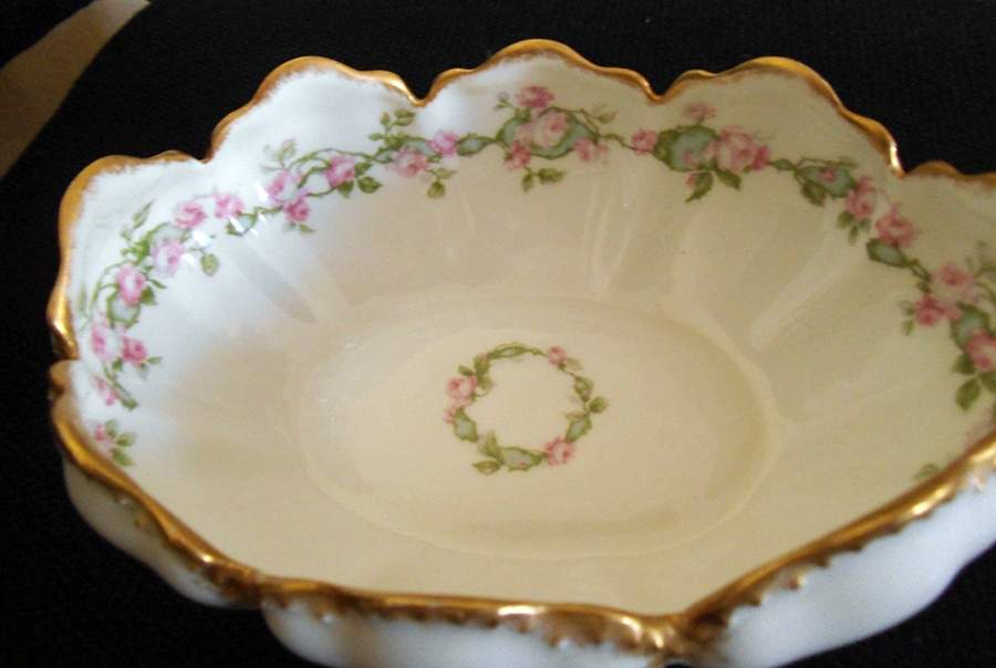 Schleiger 31-3 7" Oval Vegetable Bowl by Haviland-1