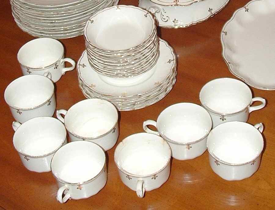H95 Flat Cup & Saucer Set by Homer Laughlin -1