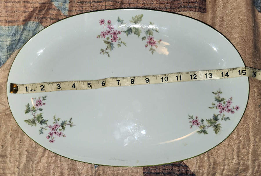 HUT2124 15" Oval Serving Platter by Hutschenreuther-1