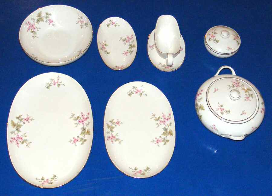 HUT2124 16" Oval Serving Platter by Hutschenreuther-1