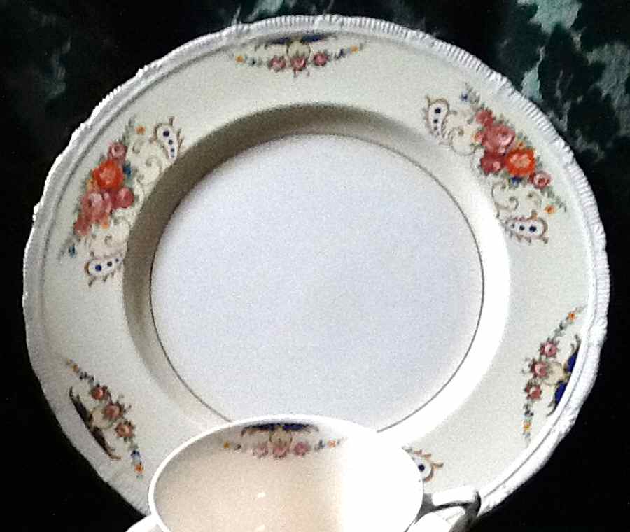 2283 Dinner Plate by Hollinshead & Kirkham-1