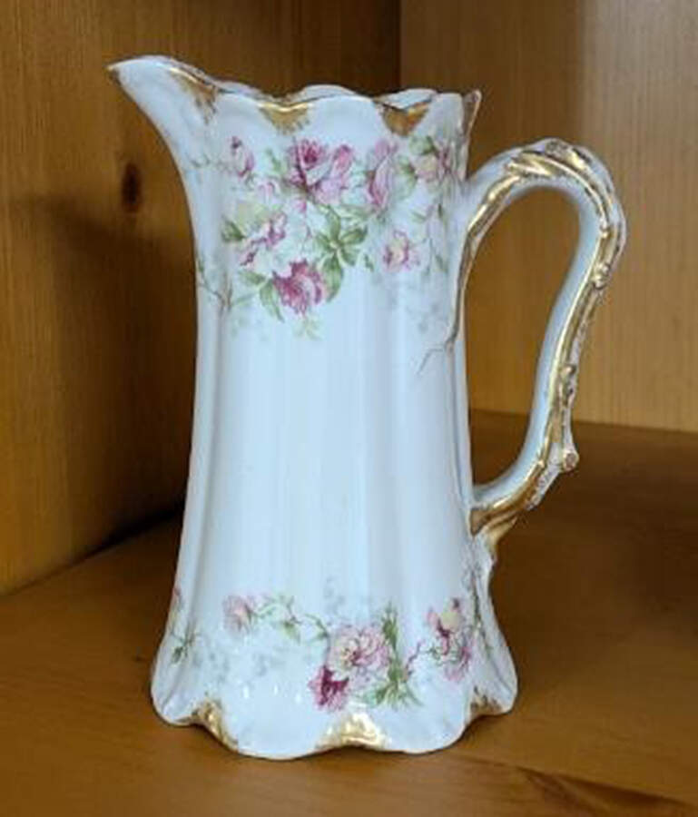 H4347 Creamer by Haviland-1