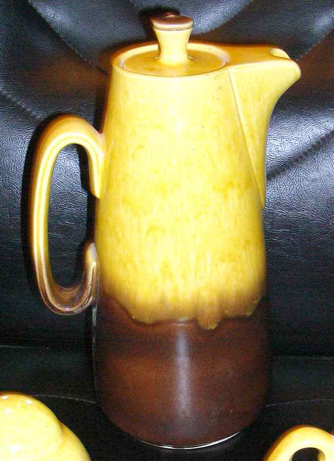 HUL3 Coffee Pot & Lid by Hull-1