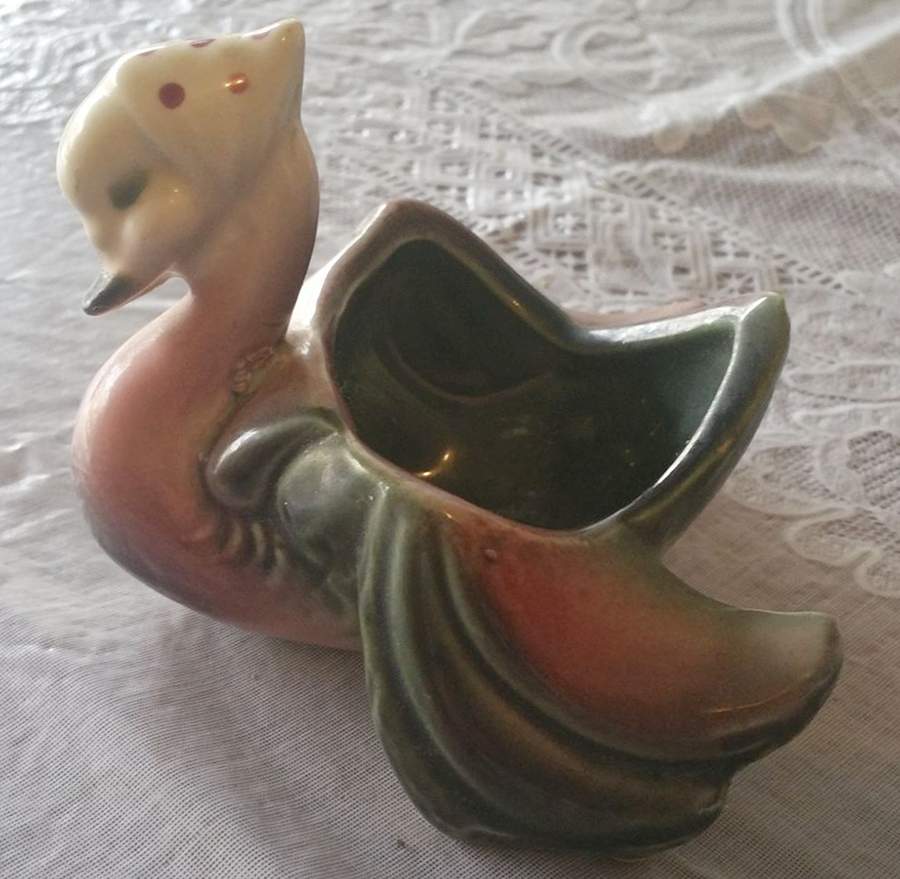 Bandana Duck Burgundy and Green 3" Planter by Hull-1