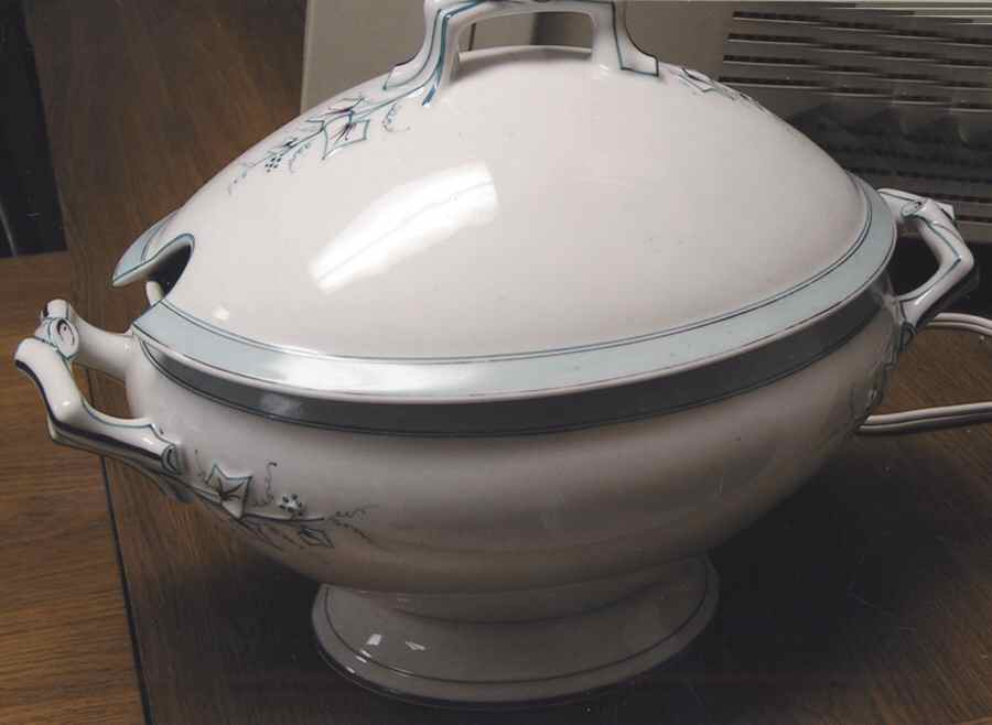 H4359 Tureen &  Lid by Haviland-1